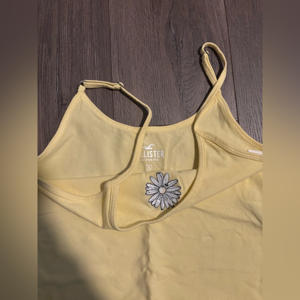 women’s crop top tank